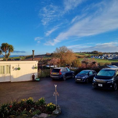 Lovely Private Studio Room With Own Kitchen And Bathroom. Set In The Popular Area Of Shiphay In Torquay And Only A Short Walk From Torbay Hospital المظهر الخارجي الصورة