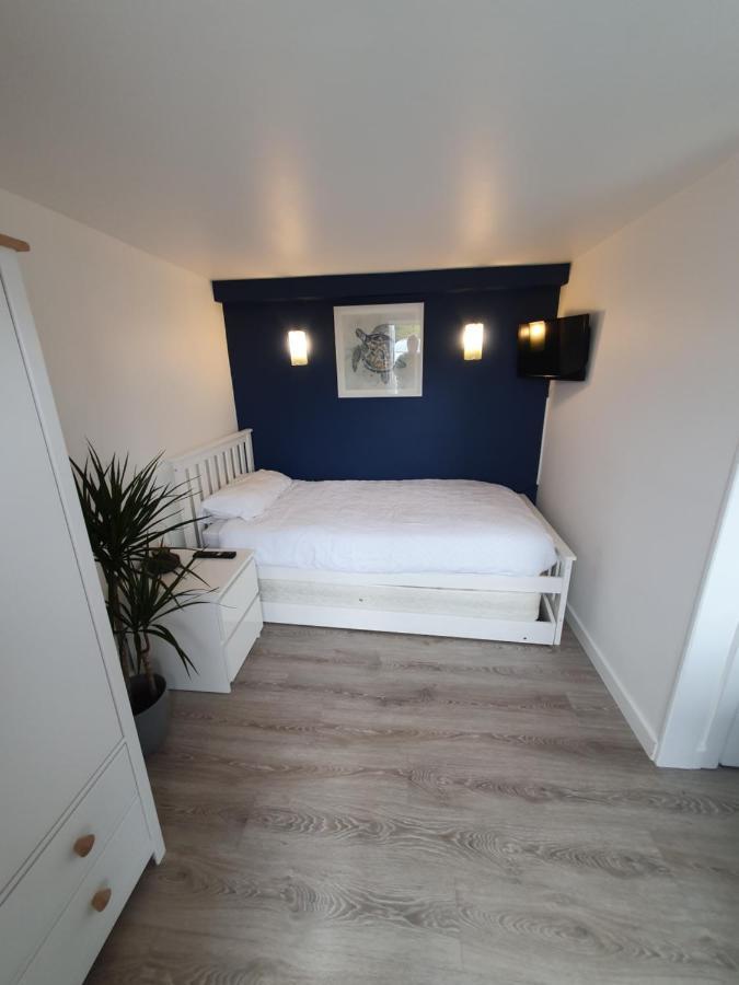 Lovely Private Studio Room With Own Kitchen And Bathroom. Set In The Popular Area Of Shiphay In Torquay And Only A Short Walk From Torbay Hospital المظهر الخارجي الصورة