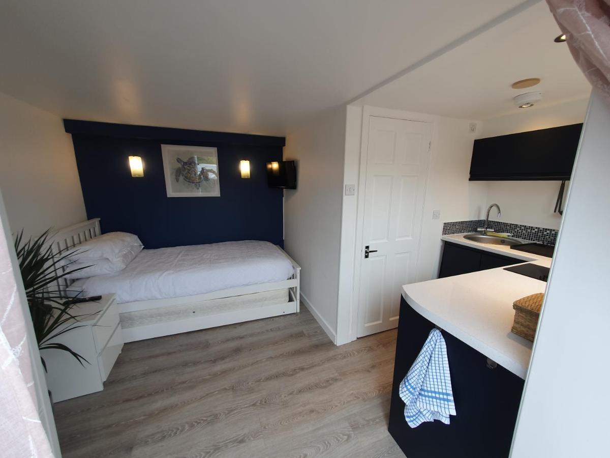 Lovely Private Studio Room With Own Kitchen And Bathroom. Set In The Popular Area Of Shiphay In Torquay And Only A Short Walk From Torbay Hospital المظهر الخارجي الصورة