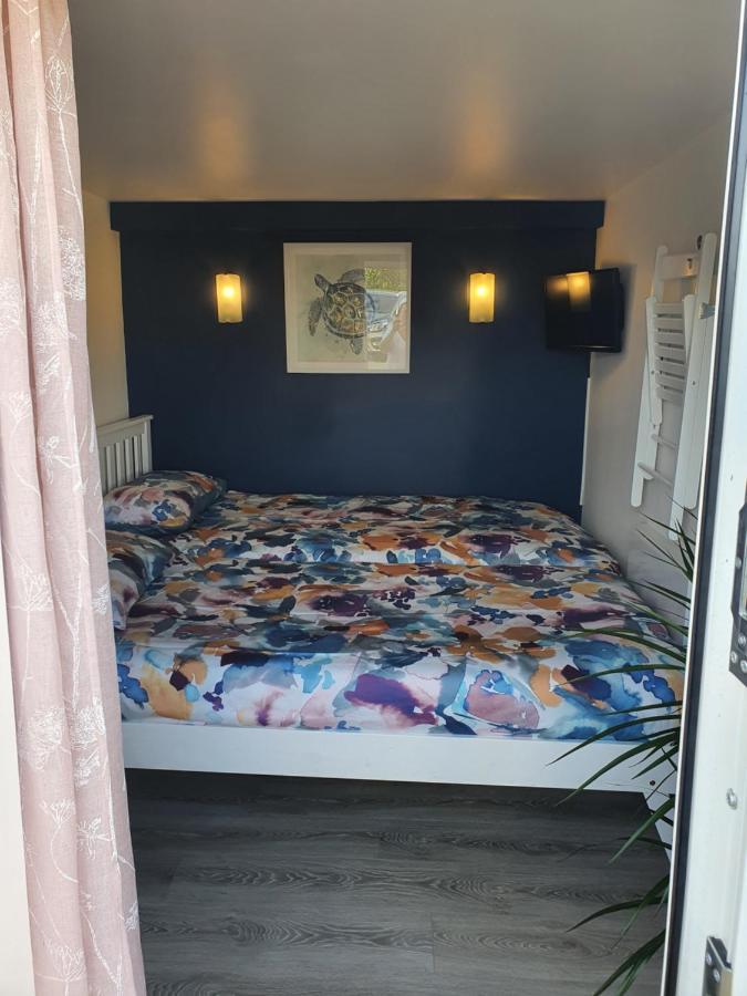Lovely Private Studio Room With Own Kitchen And Bathroom. Set In The Popular Area Of Shiphay In Torquay And Only A Short Walk From Torbay Hospital المظهر الخارجي الصورة