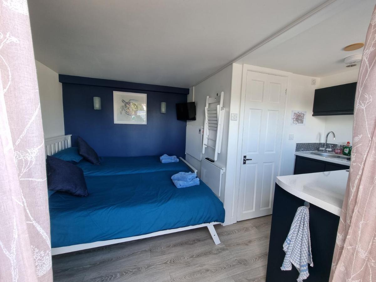 Lovely Private Studio Room With Own Kitchen And Bathroom. Set In The Popular Area Of Shiphay In Torquay And Only A Short Walk From Torbay Hospital المظهر الخارجي الصورة