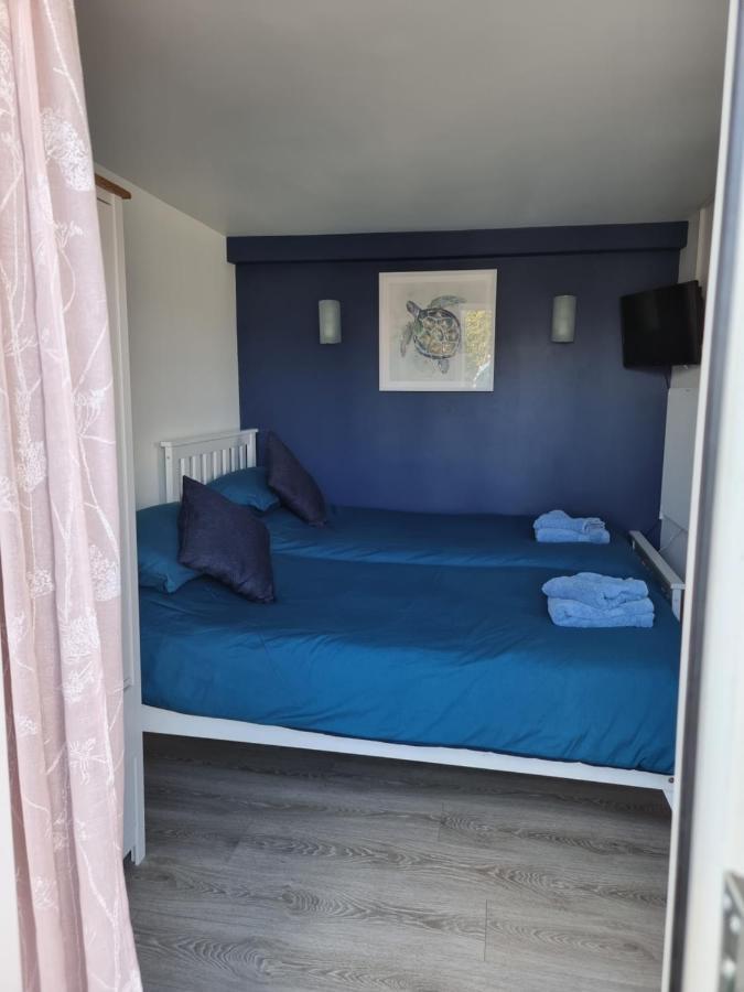 Lovely Private Studio Room With Own Kitchen And Bathroom. Set In The Popular Area Of Shiphay In Torquay And Only A Short Walk From Torbay Hospital المظهر الخارجي الصورة